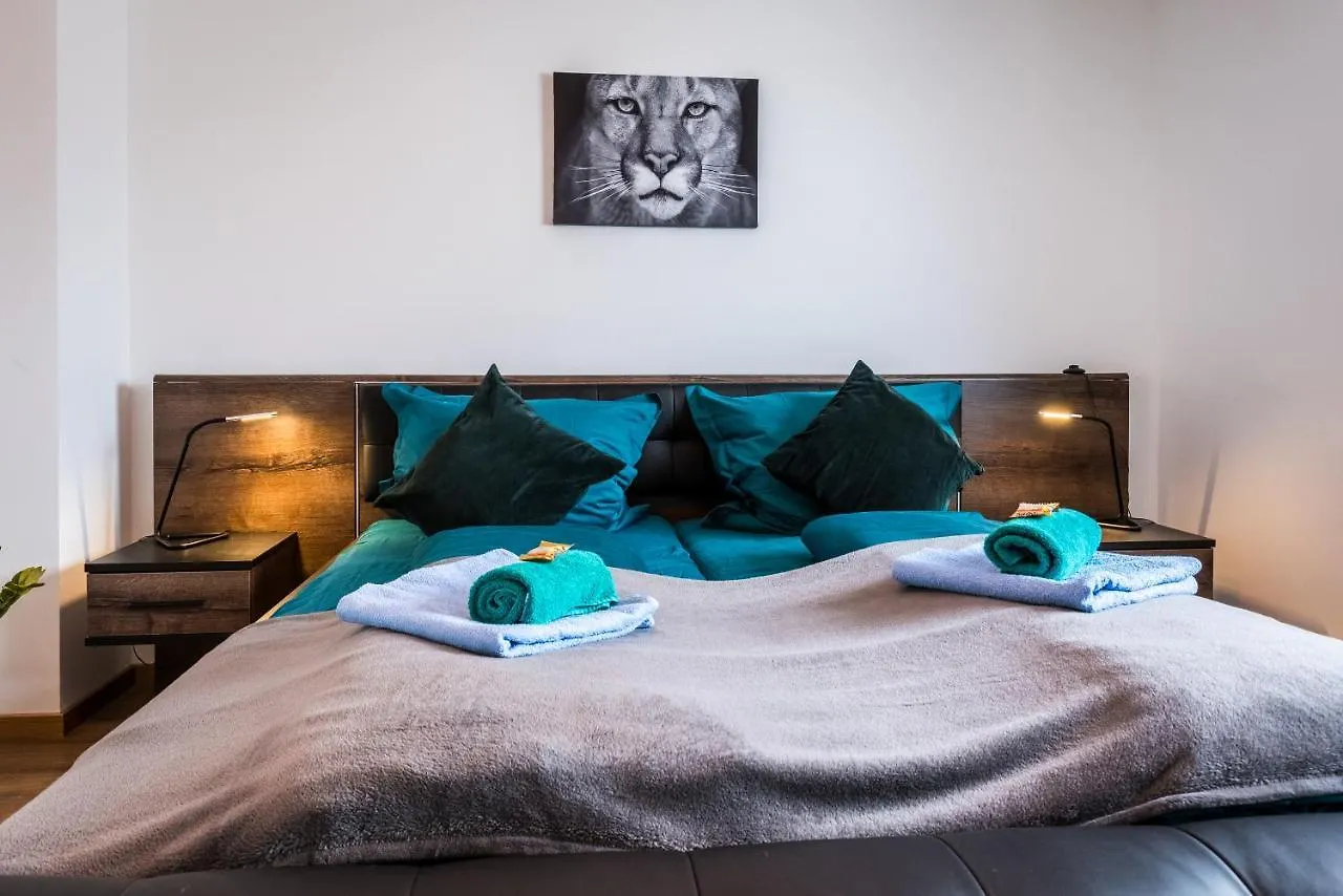 BRIGHT - Stylish apartment - Kitchen - Parking - Netflix Augsburg
