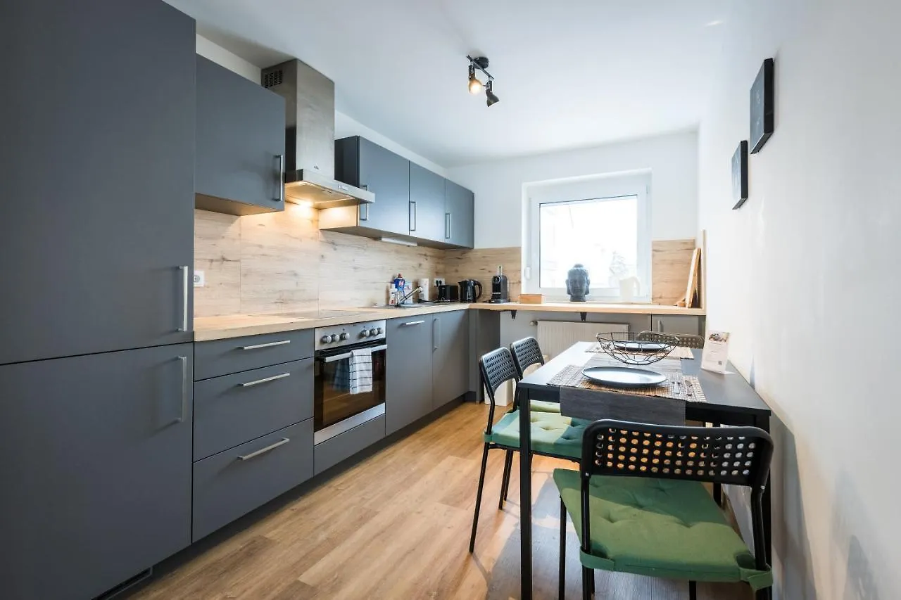BRIGHT - Stylish apartment - Kitchen - Parking - Netflix Augsburg 0*,